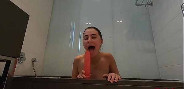  Sexy Babe Passionate Masturbate Pussy Sex Toy in Bathroom